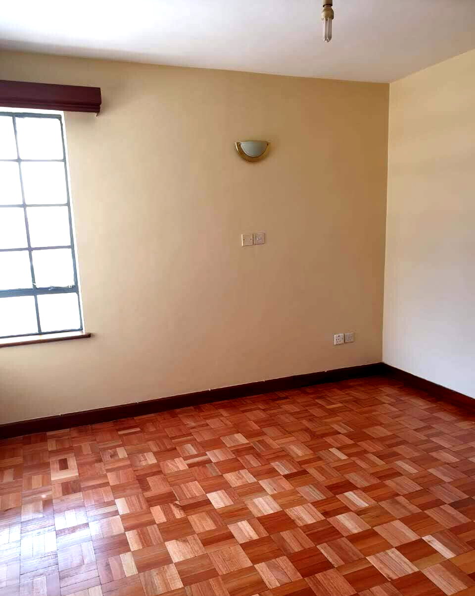 5BR All-Ensuite Townhouse with Fireplace & DSQ - Kileleshwa