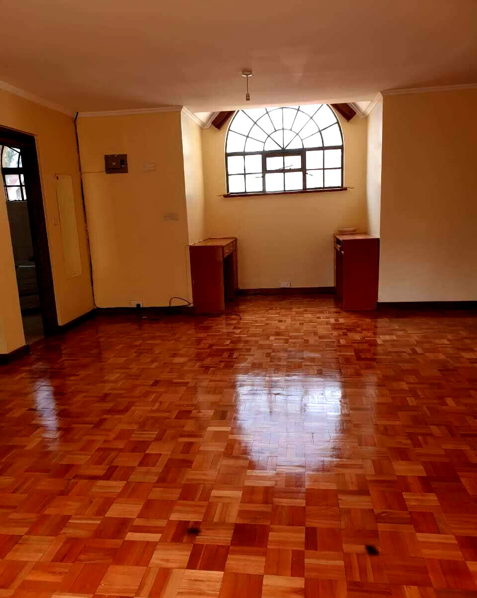 5BR All-Ensuite Townhouse with Fireplace & DSQ - Kileleshwa