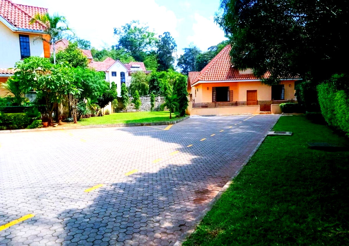 5-Ensuite Townhouse with SQ & Generator - Lavington