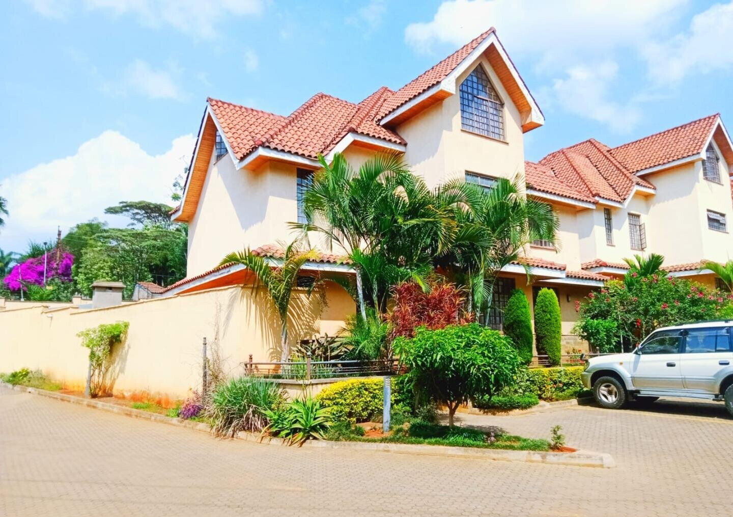 5-Ensuite Townhouse with SQ & Generator - Lavington