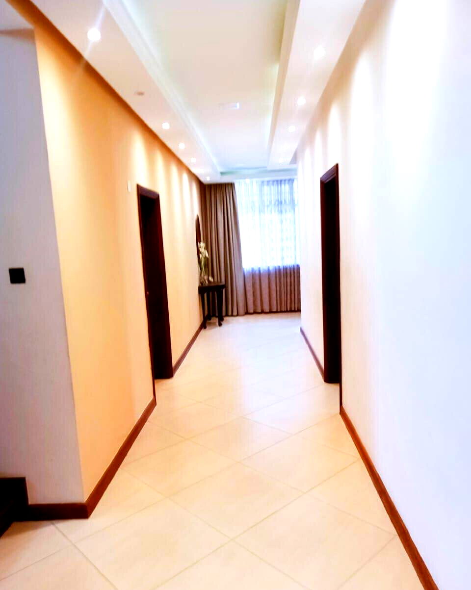 5-Ensuite Townhouse with SQ & Generator - Lavington