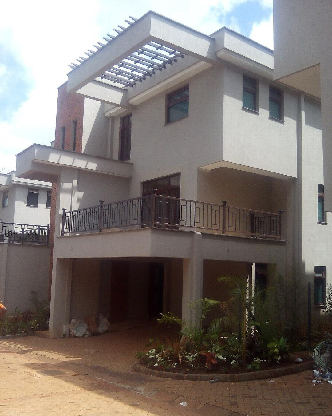 5-Ensuite Townhouse with Generator & Mature Garden - Lavington