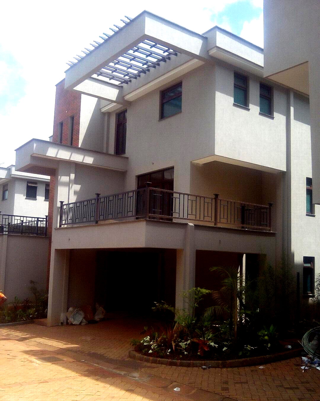 5-Ensuite Townhouse with Generator & Mature Garden - Lavington