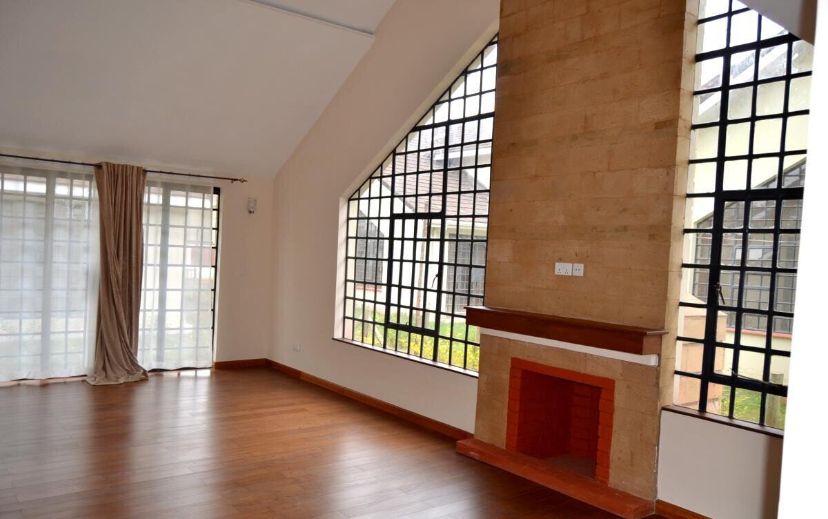 7-Bedroom Townhouse on 5 Acres of Lawns - Kitisuru