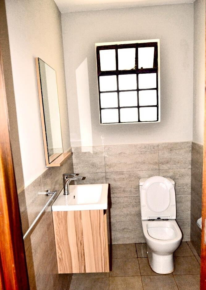 7-Bedroom Townhouse on 5 Acres of Lawns - Kitisuru