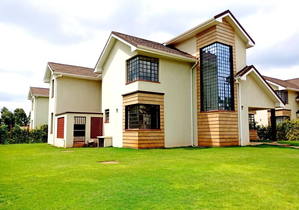7-Bedroom Townhouse on 5 Acres of Lawns - Kitisuru