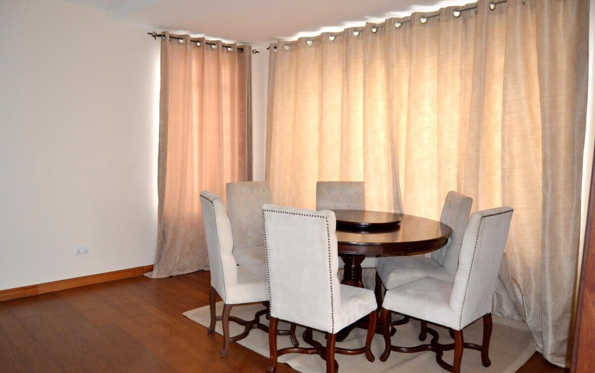 7-Bedroom Townhouse on 5 Acres of Lawns - Kitisuru