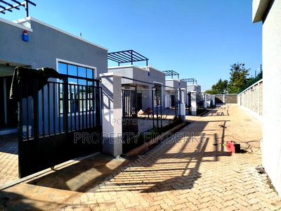 4bdrm Bungalow in Kimbo for sale - Image 1