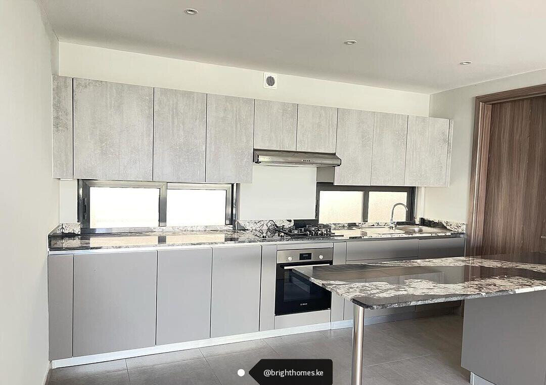 3-Ensuite Townhouse with Pool & Gym - Spring Valley