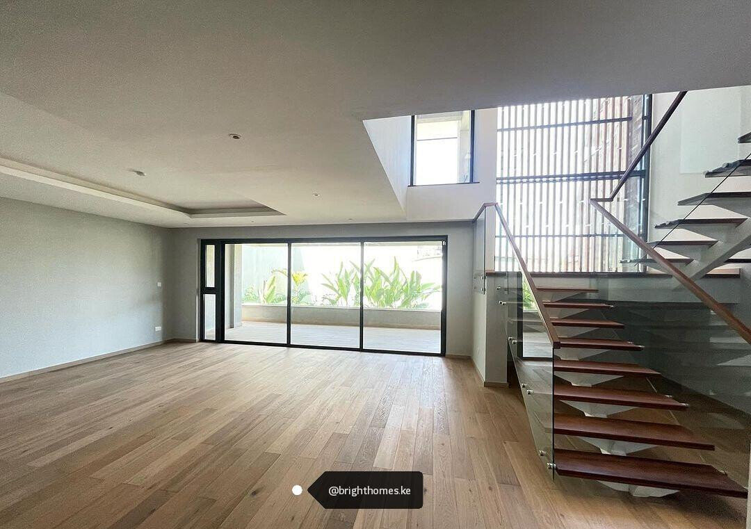3-Ensuite Townhouse with Pool & Gym - Spring Valley