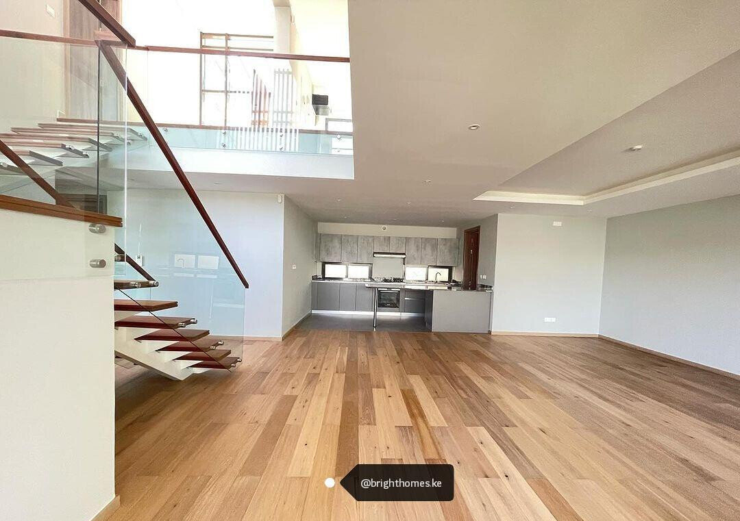 3-Ensuite Townhouse with Pool & Gym - Spring Valley