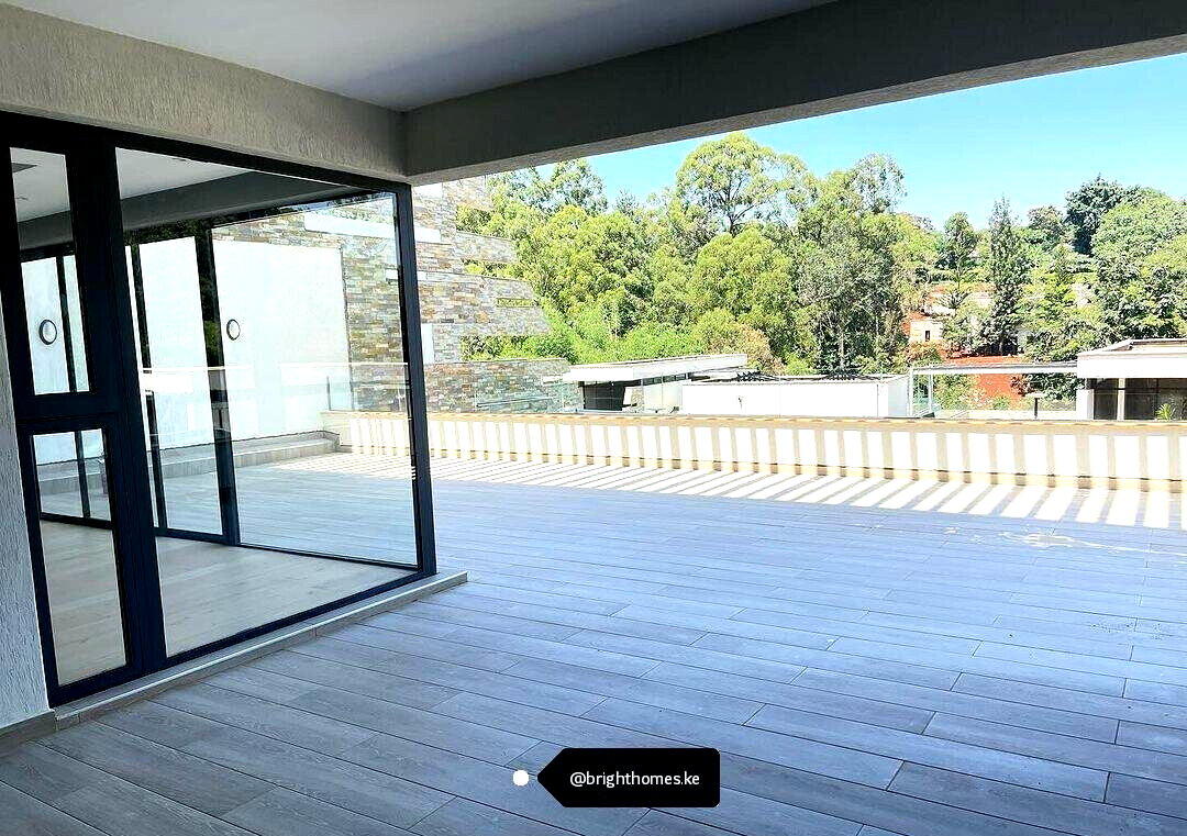 3-Ensuite Townhouse with Pool & Gym - Spring Valley