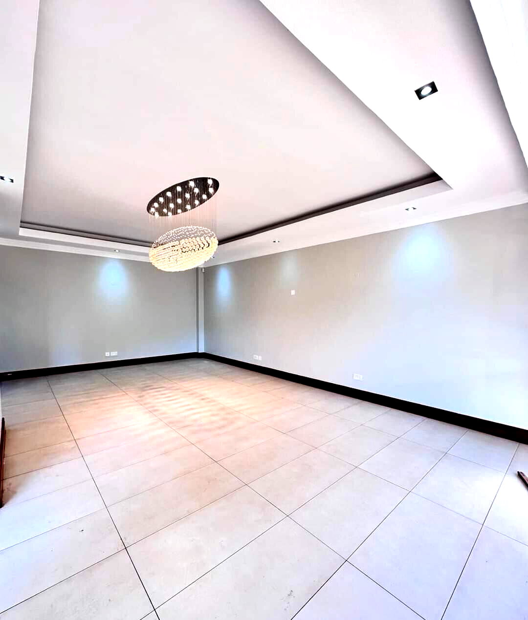 5-Ensuite Villa with DSQ & Shared Pool – Karen Near Galleria