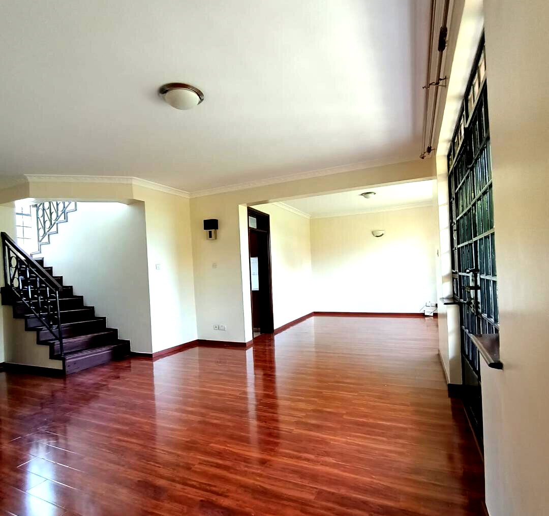 UN-Approved 4BR Townhouse with Private Garden - Runda