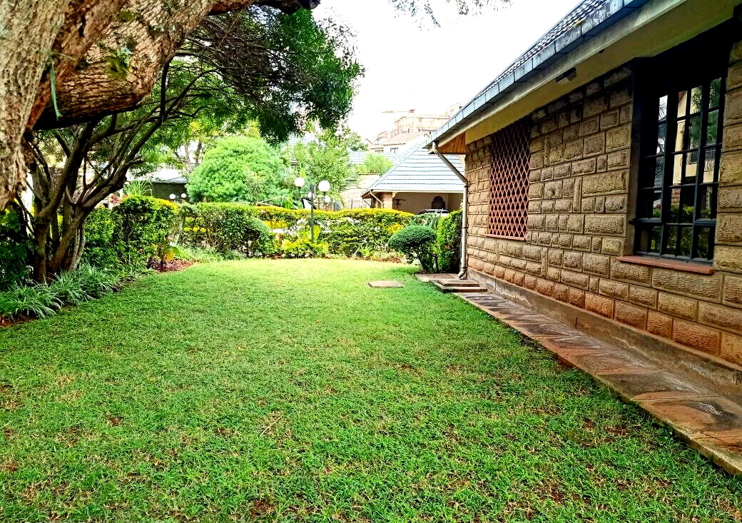 5BR All-Ensuite Townhouse with Parquet Floors & DSQ - Kileleshwa