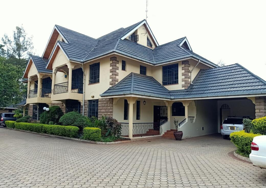 5BR All-Ensuite Townhouse with Parquet Floors & DSQ - Kileleshwa