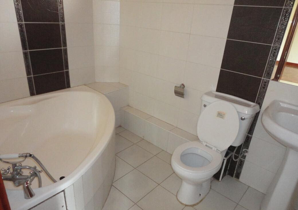 5BR All-Ensuite Townhouse with Parquet Floors & DSQ - Kileleshwa