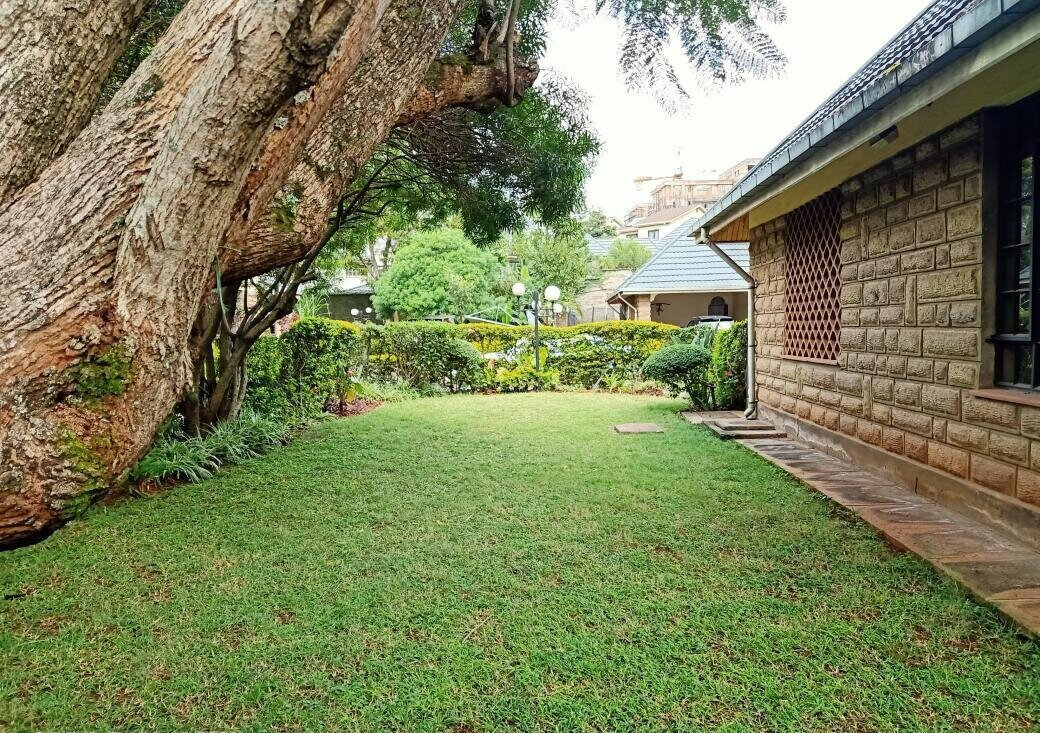 5BR All-Ensuite Townhouse with Parquet Floors & DSQ - Kileleshwa