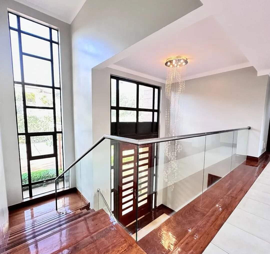 5-Ensuite Villa with Fireplace & Shared Pool – Karen Near Bomas