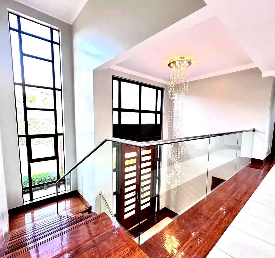 5-Ensuite Villa with Fireplace & Shared Pool – Karen Near Bomas