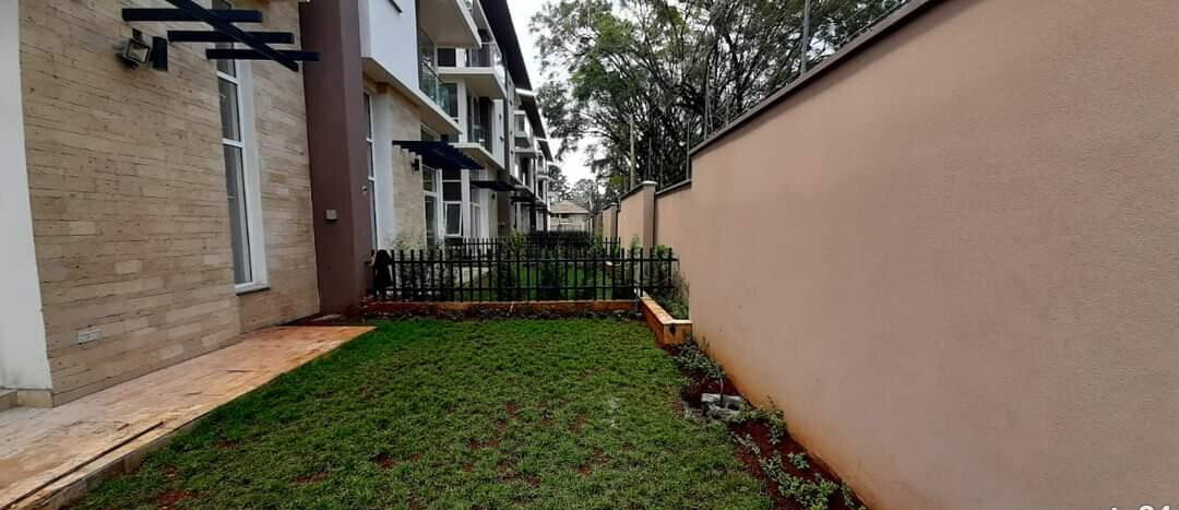 4-Ensuite Townhouse with Cathedral Ceilings & Steam Room - Lavington