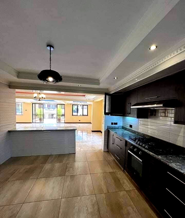 Newly Built 5-Ensuite Townhouse with Home Office - Lavington