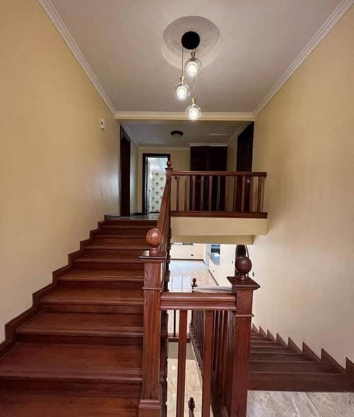 Newly Built 5-Ensuite Townhouse with Home Office - Lavington