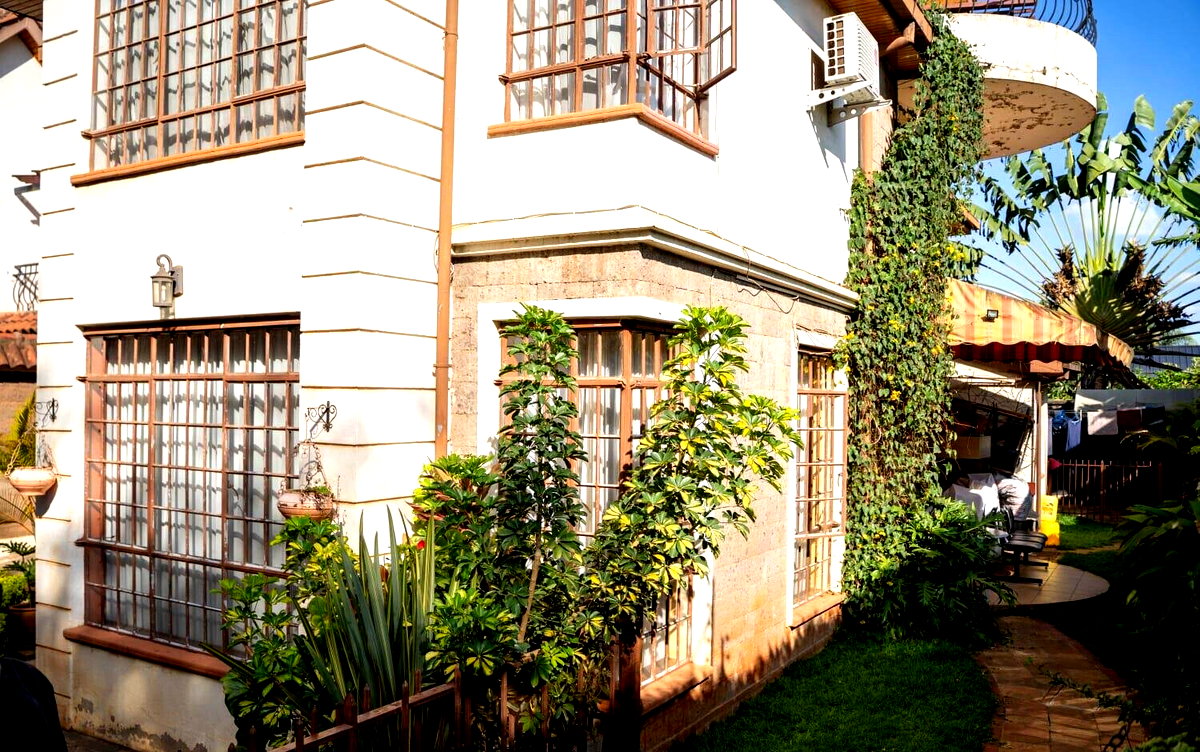Exclusive 5-Bedroom Villa in Intimate Gated Community - Lavington