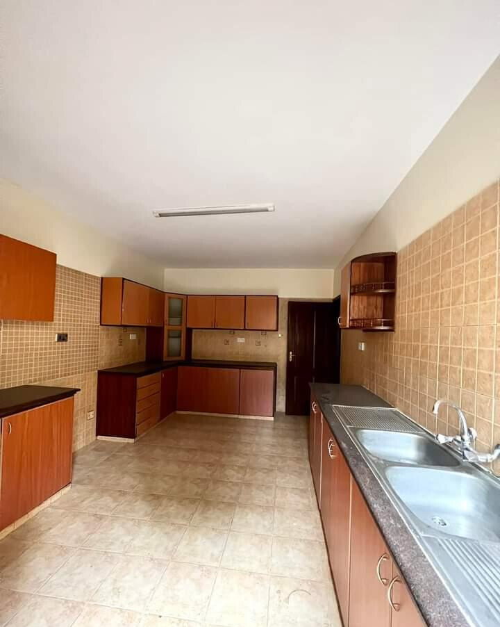 5-Ensuite Townhouse with DSQ & Garden - Lavington
