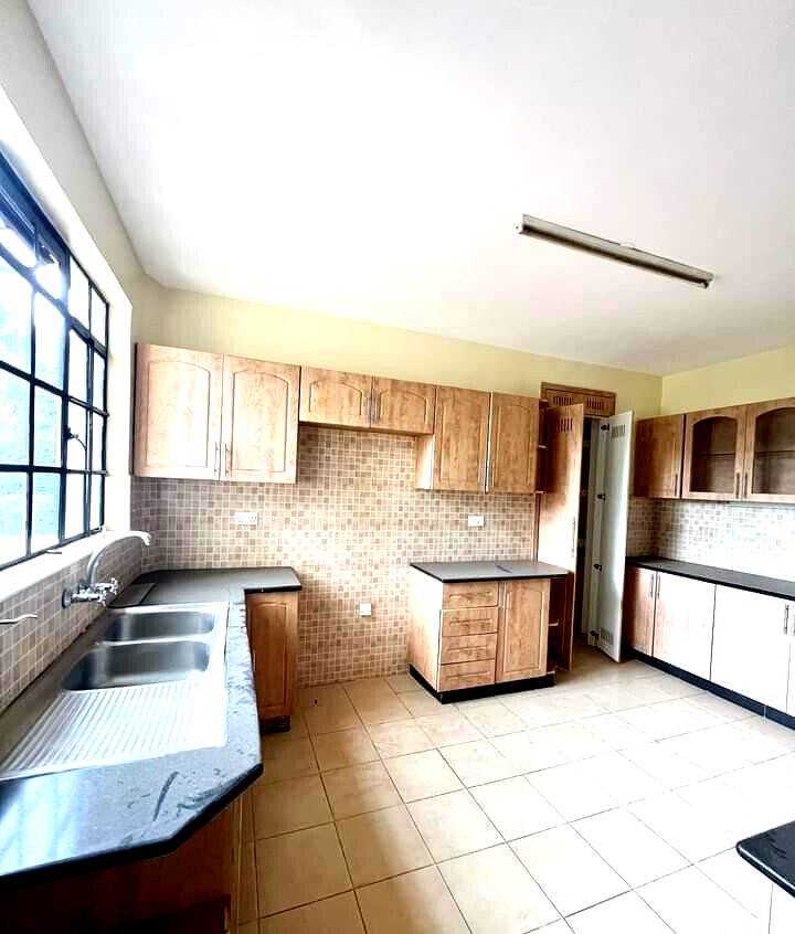 5-Ensuite Townhouse with DSQ & Garden - Lavington