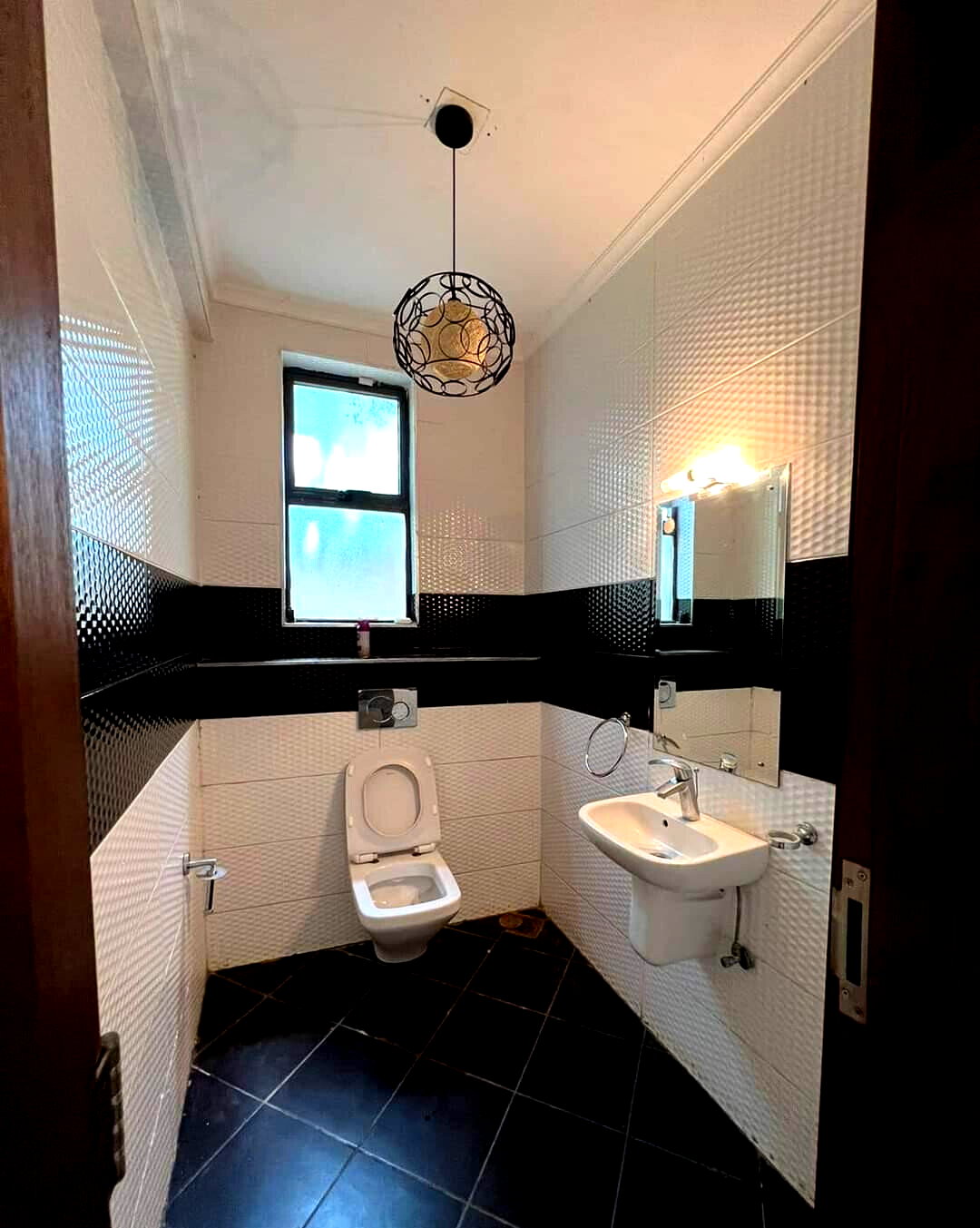 Pet-Friendly 5-Ensuite Townhouse with Pool - Lavington Gated Community