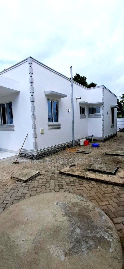 3bdrm Bungalow in Mtwapa for sale - Image 4