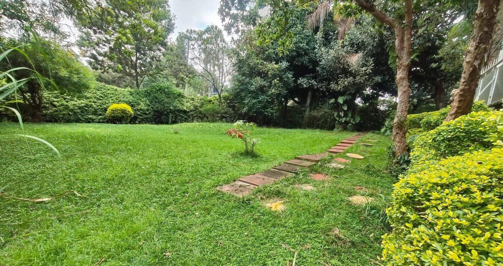 0.8 Acre Riverside Plot for KSh 450M
