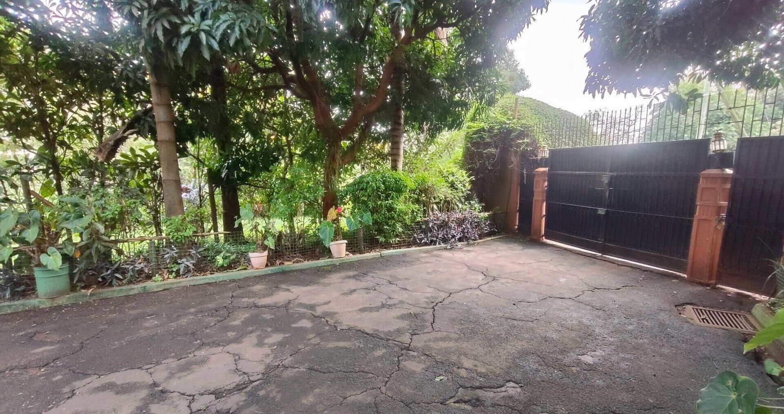 0.8 Acre Riverside Plot for KSh 450M