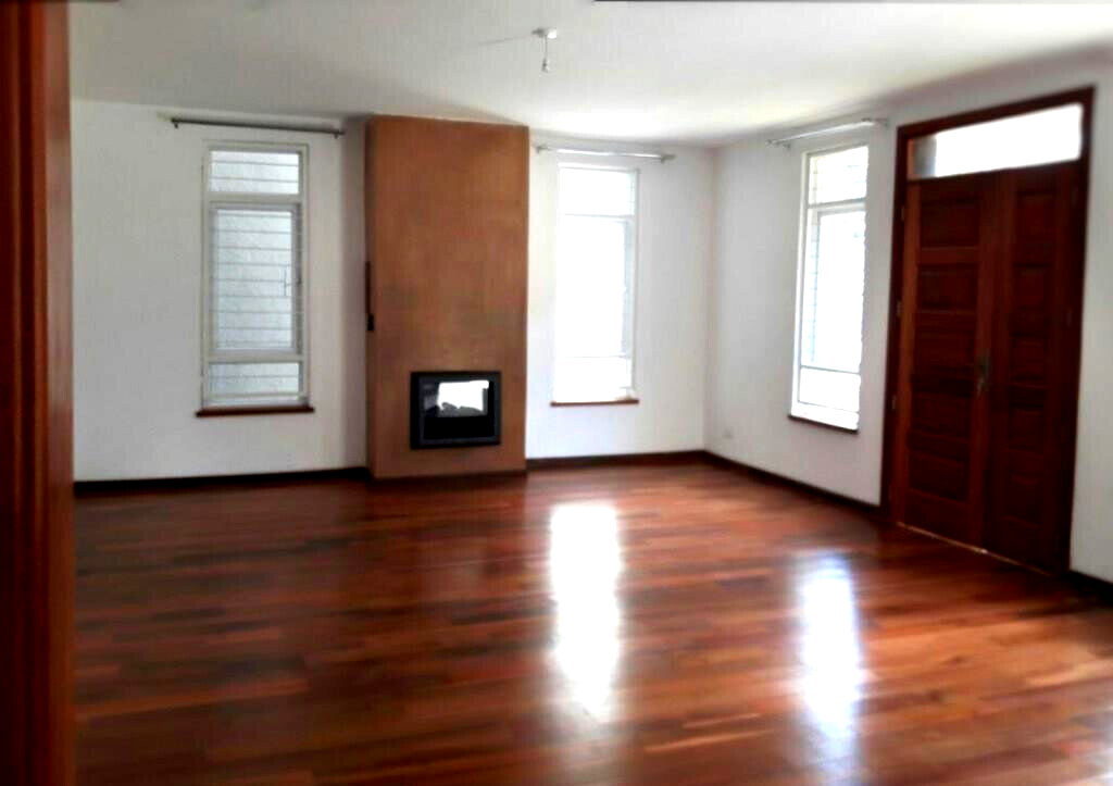 Mediterranean-Style 5-Ensuite Townhouse with Attic Study - Lavington