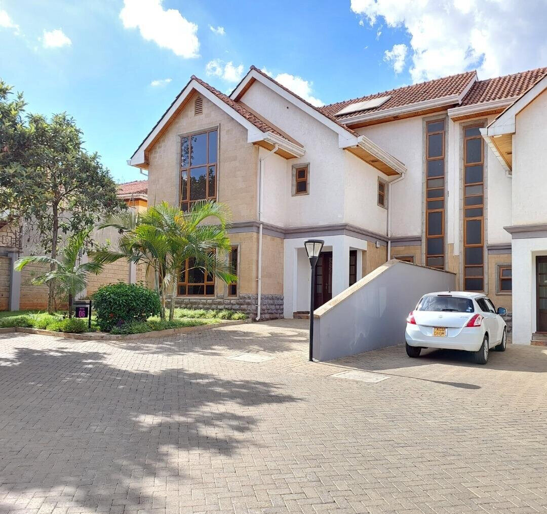 5-Ensuite Townhouse with Attic & Mahogany Finishes - Lavington