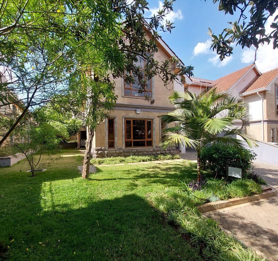 5-Ensuite Townhouse with Attic & Mahogany Finishes - Lavington