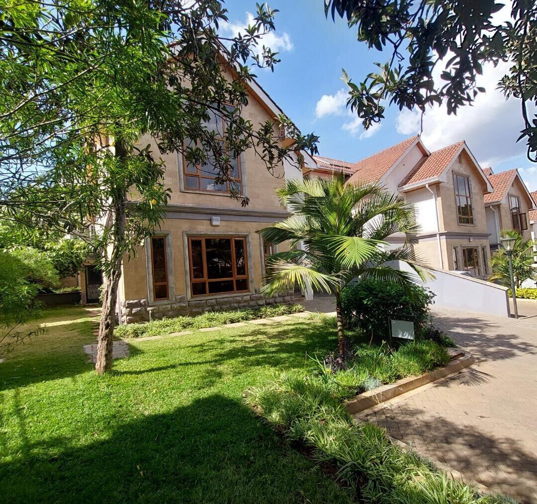 5-Ensuite Townhouse with Attic & Mahogany Finishes - Lavington