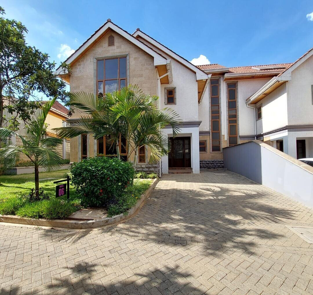 5-Ensuite Townhouse with Attic & Mahogany Finishes - Lavington