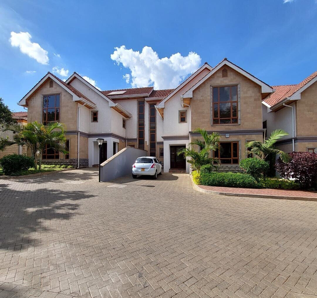 5-Ensuite Townhouse with Attic & Mahogany Finishes - Lavington