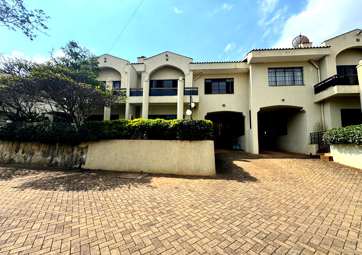 5-Bed Townhouse with Kids Play Area & Garden - Spring Valley