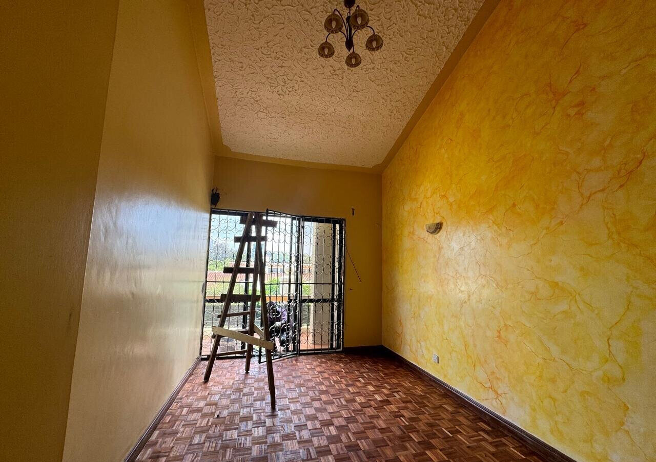 5-Bed Townhouse with Kids Play Area & Garden - Spring Valley