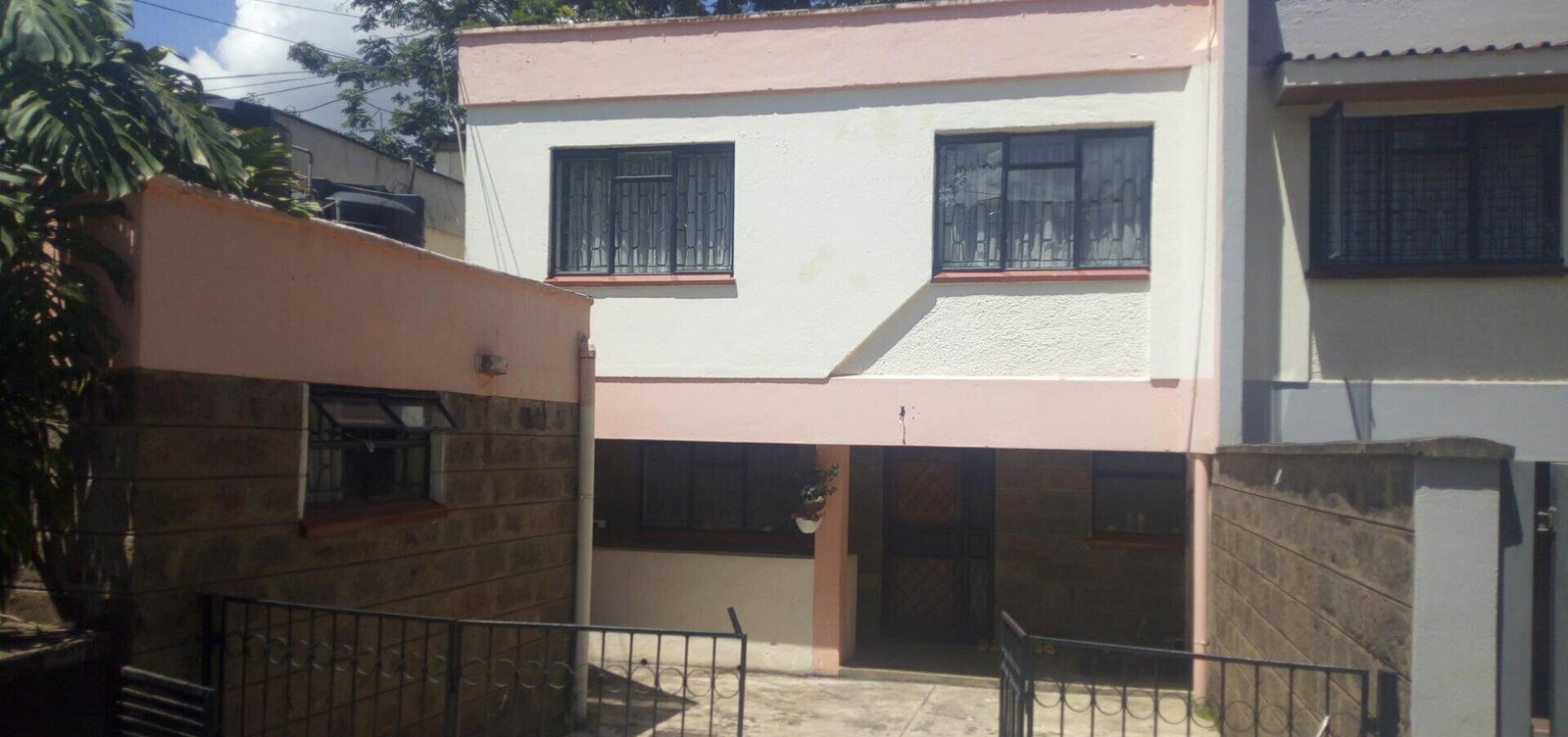 4BR Master En-Suite Townhouse with Private Garden – Milimani