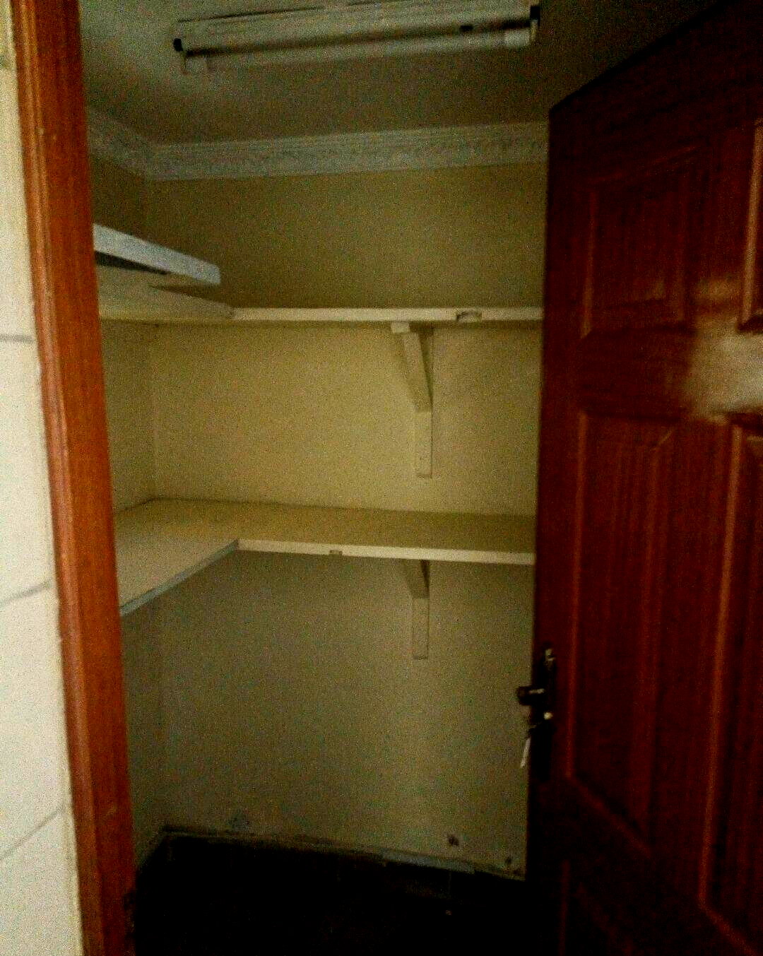 4BR Maisonette with Private Parking - Kileleshwa