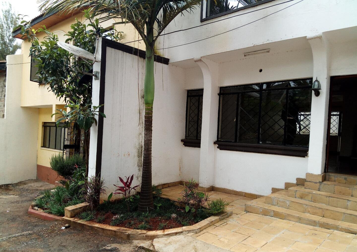 4BR Maisonette with Private Parking - Kileleshwa