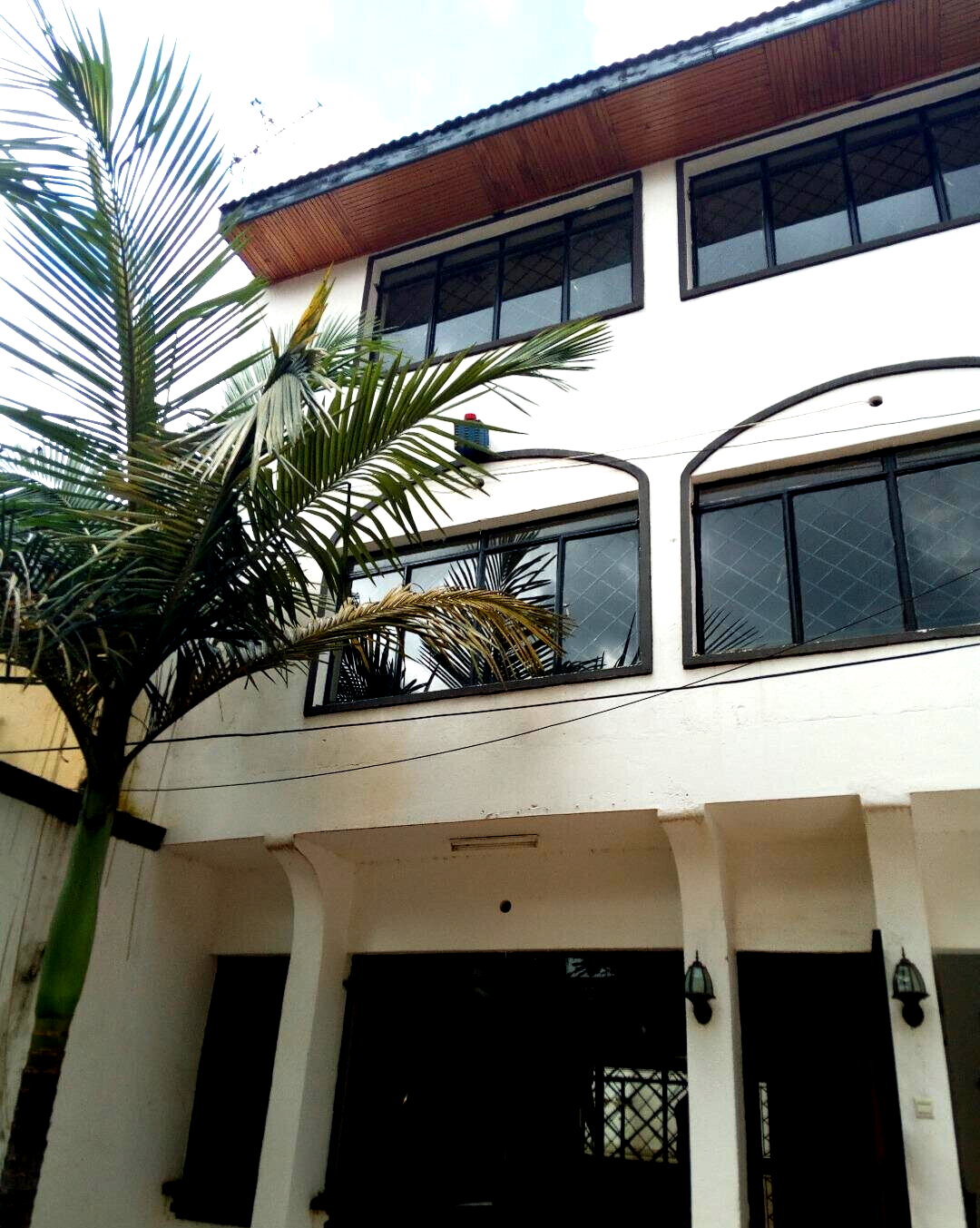 4BR Maisonette with Private Parking - Kileleshwa
