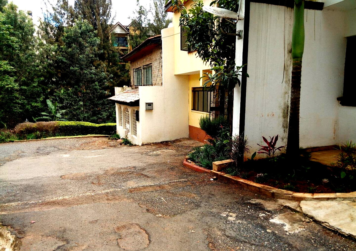 4BR Maisonette with Private Parking - Kileleshwa