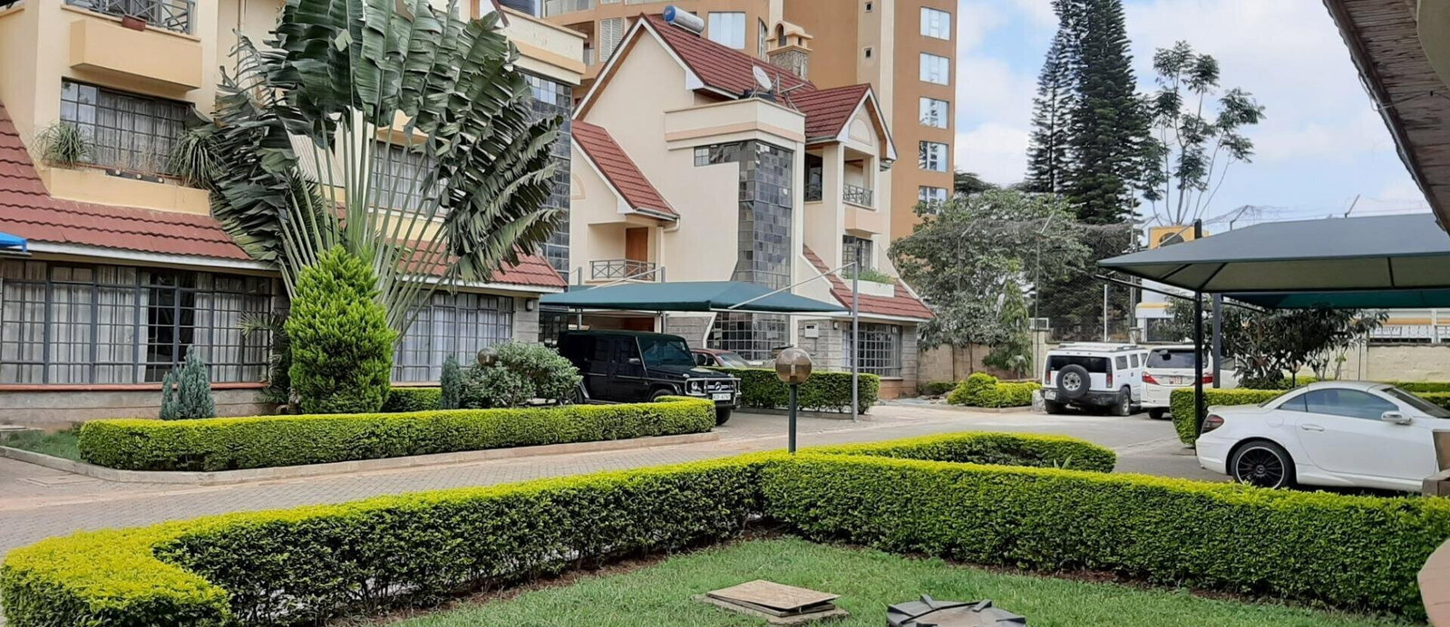 5BR All-Ensuite Townhouse with Fireplace & Study - Kileleshwa