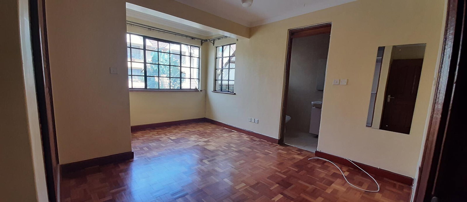 5BR All-Ensuite Townhouse with Fireplace & Study - Kileleshwa