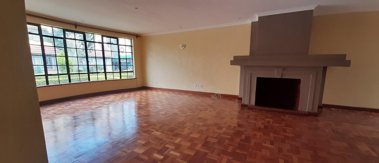 5BR All-Ensuite Townhouse with Fireplace & Study - Kileleshwa